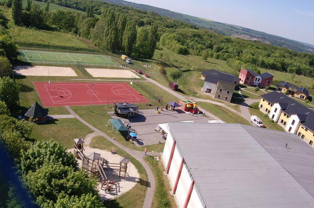 Euroville Jugend- Und Sporthotel Naumburg  Exterior photo